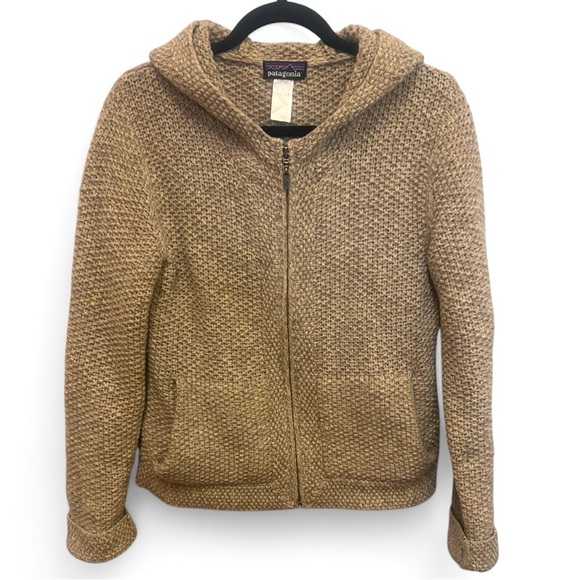 Patagonia Jackets & Blazers - Vintage Patagonia W Chunky Cardigan Hooded 100% lambs wool size medium